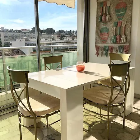 Park Apartment *